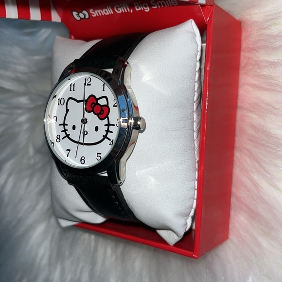 🆕 Hello Kitty Watch Black Strap - Picture 2 of 5